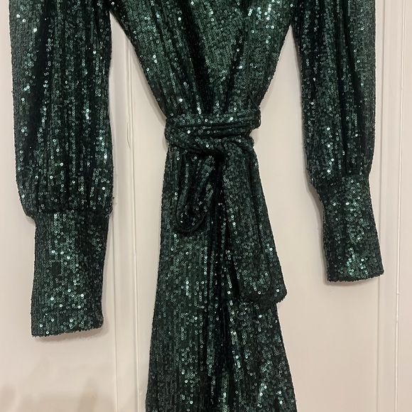 Emerald green sequins- holiday party- - Picture 3 of 9
